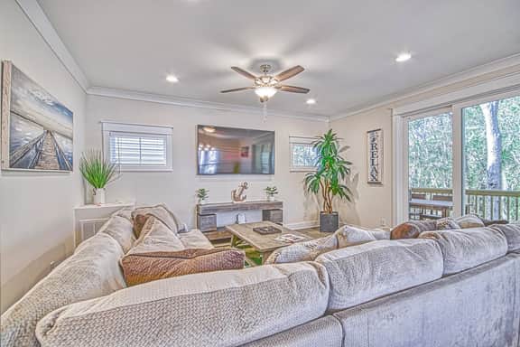 127 Sandcastle Court
