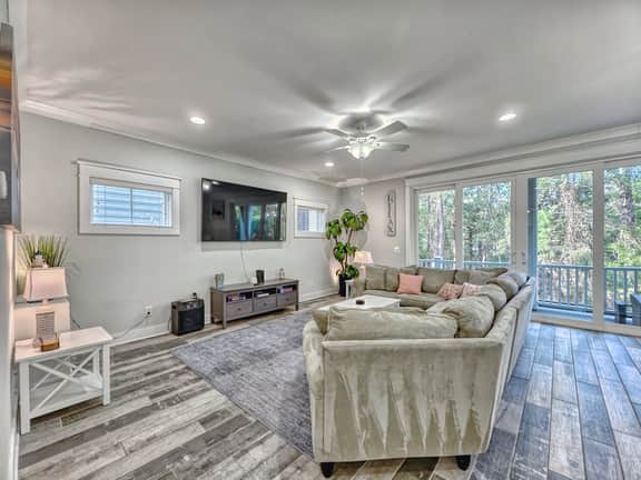 121 Sandcastle Court
