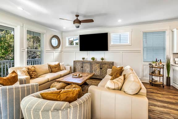 8 Broad View Lane