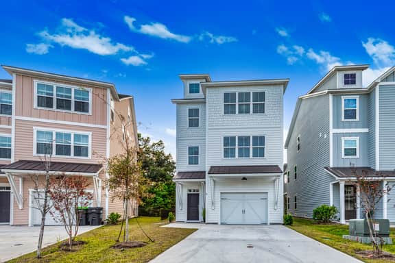 8 Broad View Lane