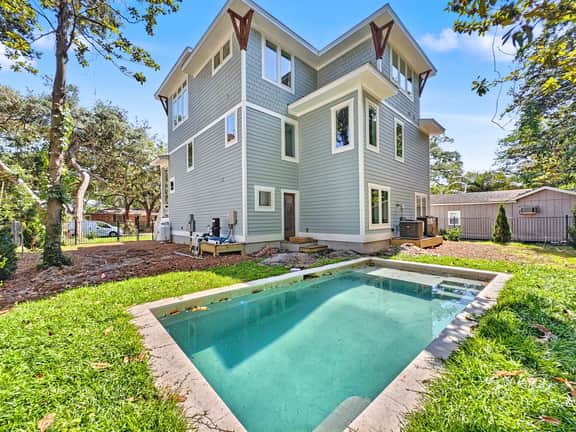 35 Oleander St