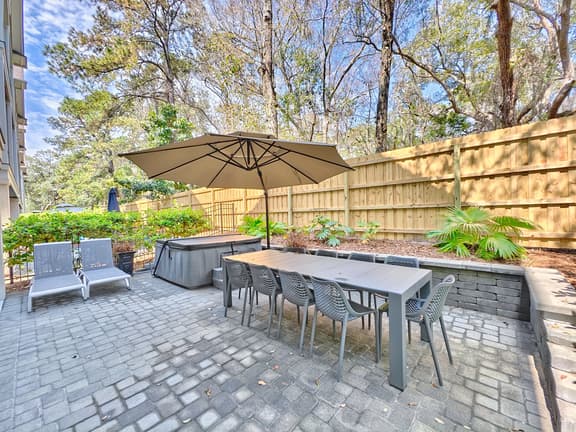 127 Sandcastle Court